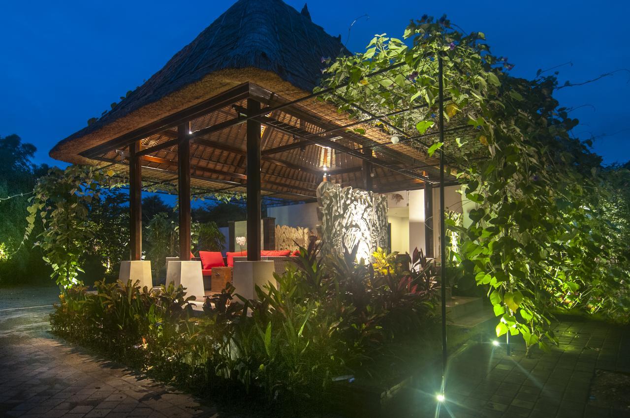 Trumbu Nusa Jimbaran Esterno foto
