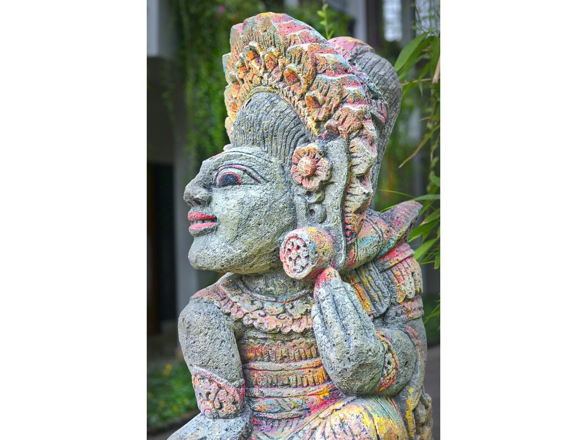 Trumbu Nusa Jimbaran Esterno foto